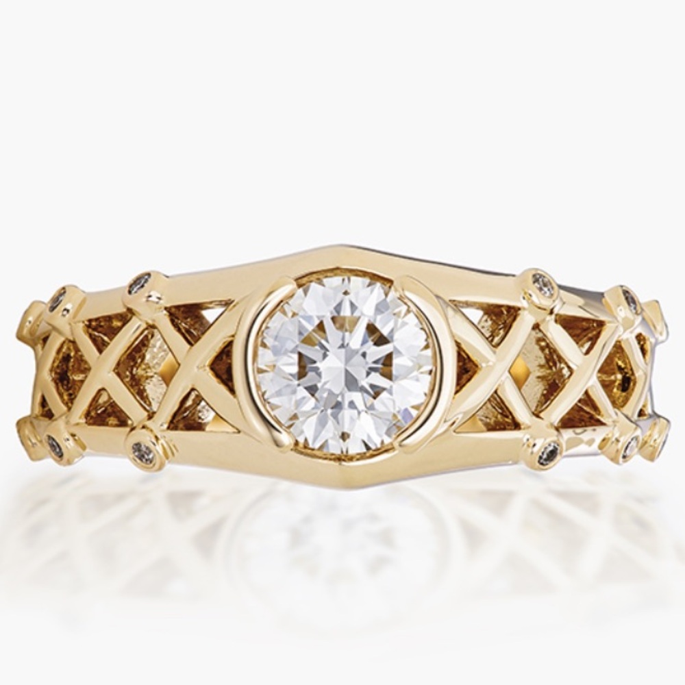 Lace & Bow Ring
Be ready for compliments when wearing exquisite 3/4 carat ring.